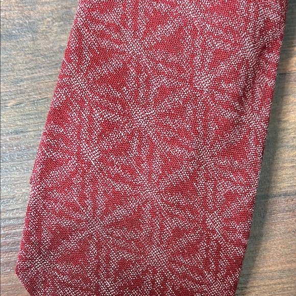 Neck & Tie Luxury Hand Sewn Red Patterned Men's Tie NWT - Picture 6 of 6